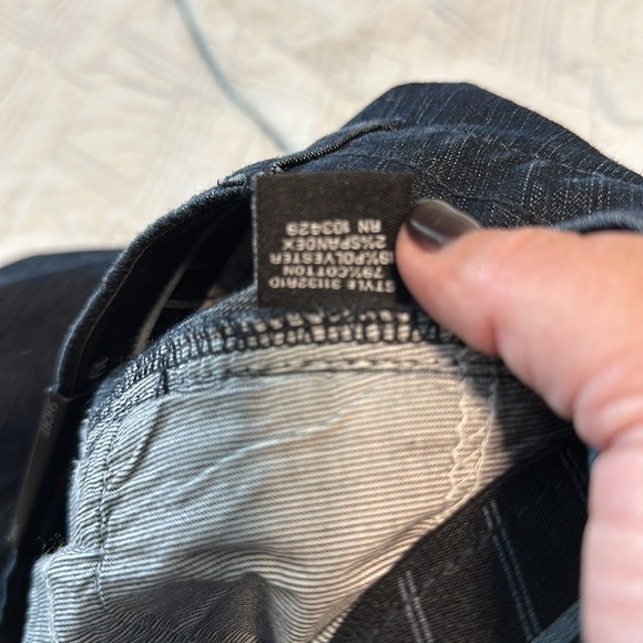 NWT intro Woman stretch Jean shorts size 24W - Picture 5 of 5